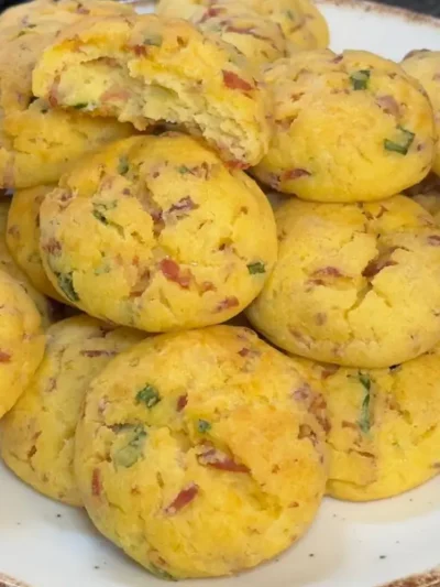 Broa de Fubá Temperada Fácil e Fofinha