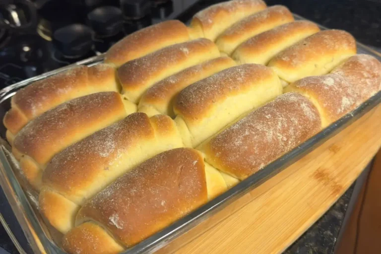 Aprenda a fazer um Pão de Milho Fofinho da Vovó! Uma receita fácil de liquidificador, com um toque de erva-doce. Perfeito para o café da tarde.