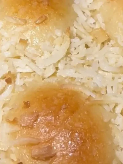 Aprenda a fazer um Pãozinho Fofinho com Creme de Coco que derrete na boca! Uma receita de padaria fácil, com massa macia e cobertura cremosa.