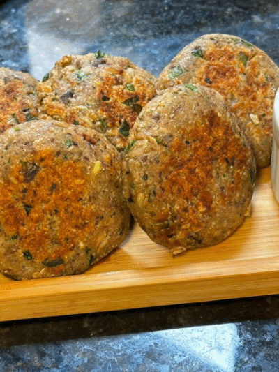 Aprenda a fazer um Hambúrguer de Sardinha com Aveia! Uma receita surpreendente, fácil, saudável e econômica para transformar a sardinha em lata.