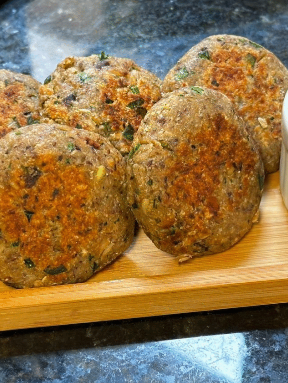 Aprenda a fazer um Hambúrguer de Sardinha com Aveia! Uma receita surpreendente, fácil, saudável e econômica para transformar a sardinha em lata.